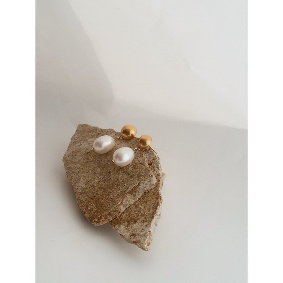 NEW 18K Gold Plated Freshwater Pearl Drop Earrings - Picture 5 of 10